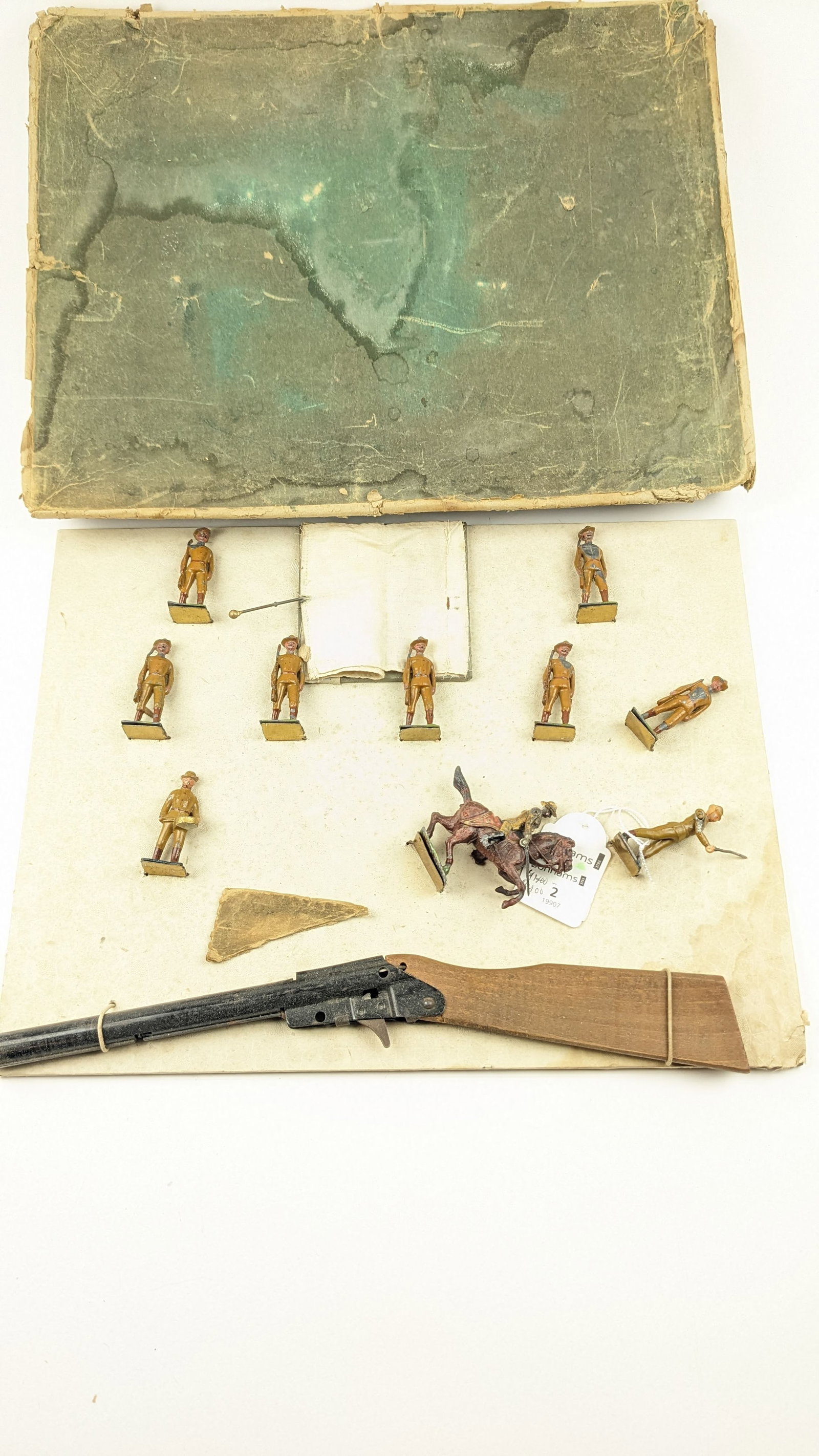 Beiser Board Game With Britains In KhakiWith Gun: 12 Pieces Condition Fair-Good Box Poor Has Label