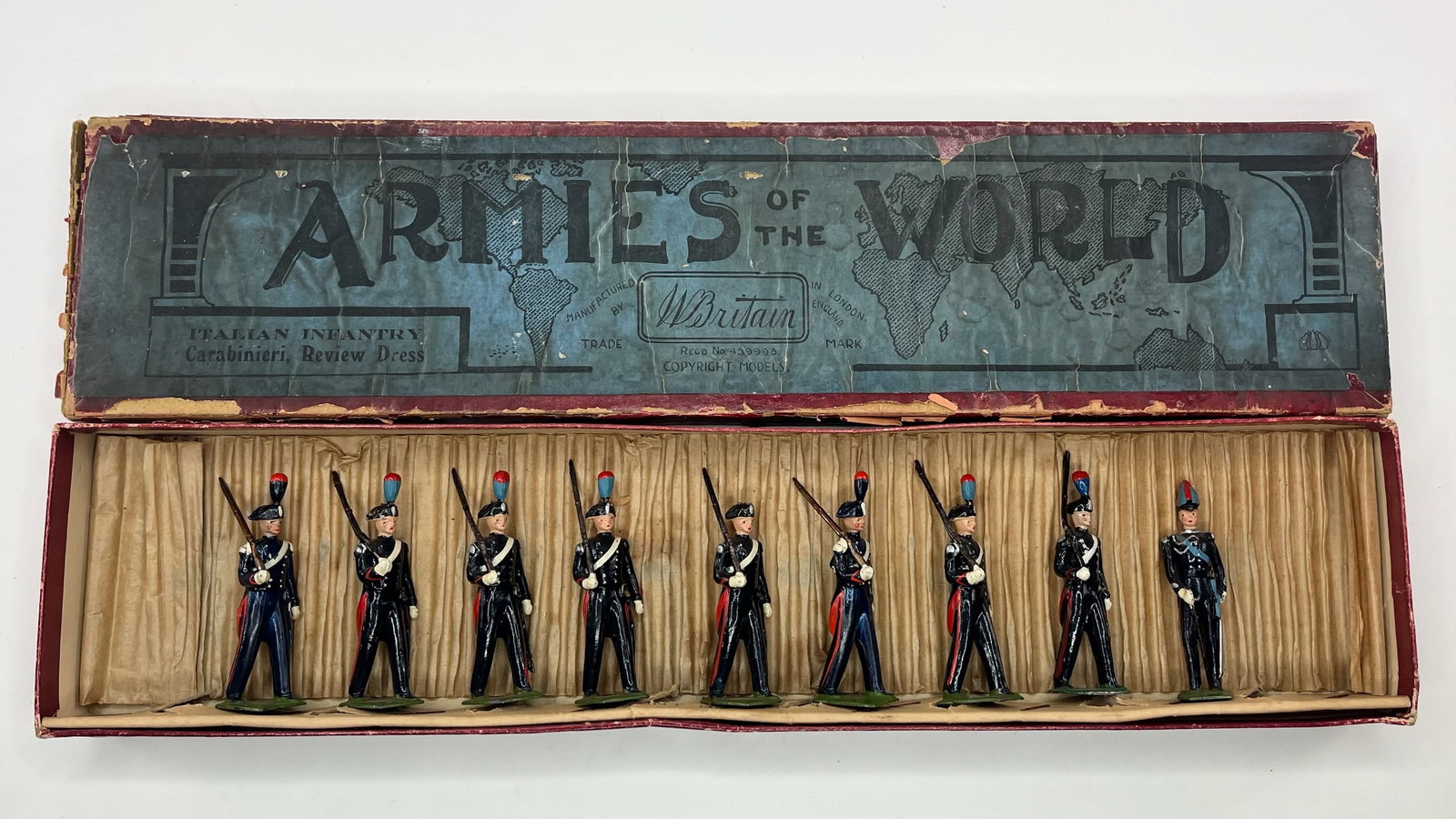 Britains Set #1437 Italian Infantry Carabinieri (1 of 1)