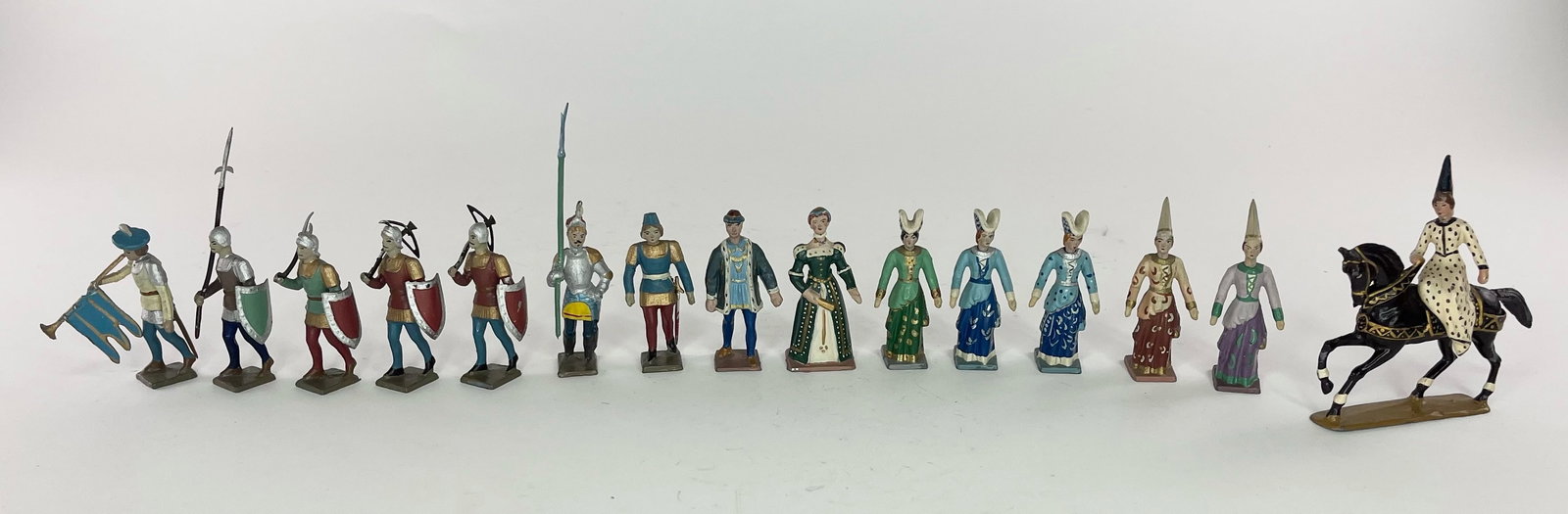 CBG Mignot Ladies of the Court with Guard Detail (1 of 3)