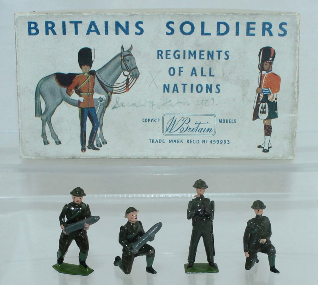 Britains Half Box 2129 Royal Artillery Gun: Made 1957-59. Royal Artillery Gun Detachment. 4 Pieces. Condition Excellent. Box Good. Non-Original Tie Card. Ink Writing on Label.