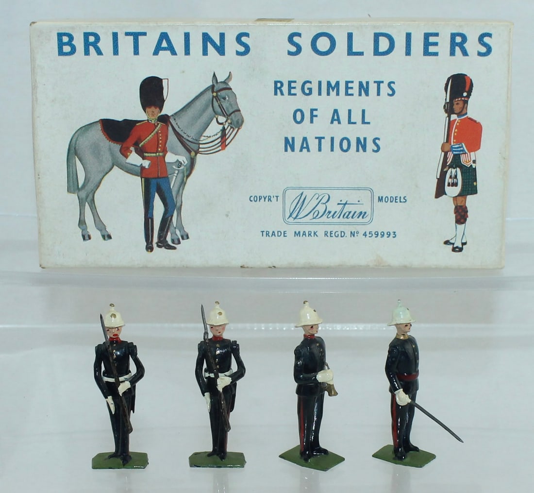 Britains Half Box 2127 Royal Marines: Made 1957-59. 4 Pieces. Condition Excellent. Box Good. Incorrect Box Bottom and Tie Card.