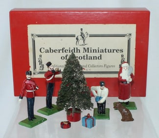 Caberfeidh Miniatures Christmas Tree Trimming
