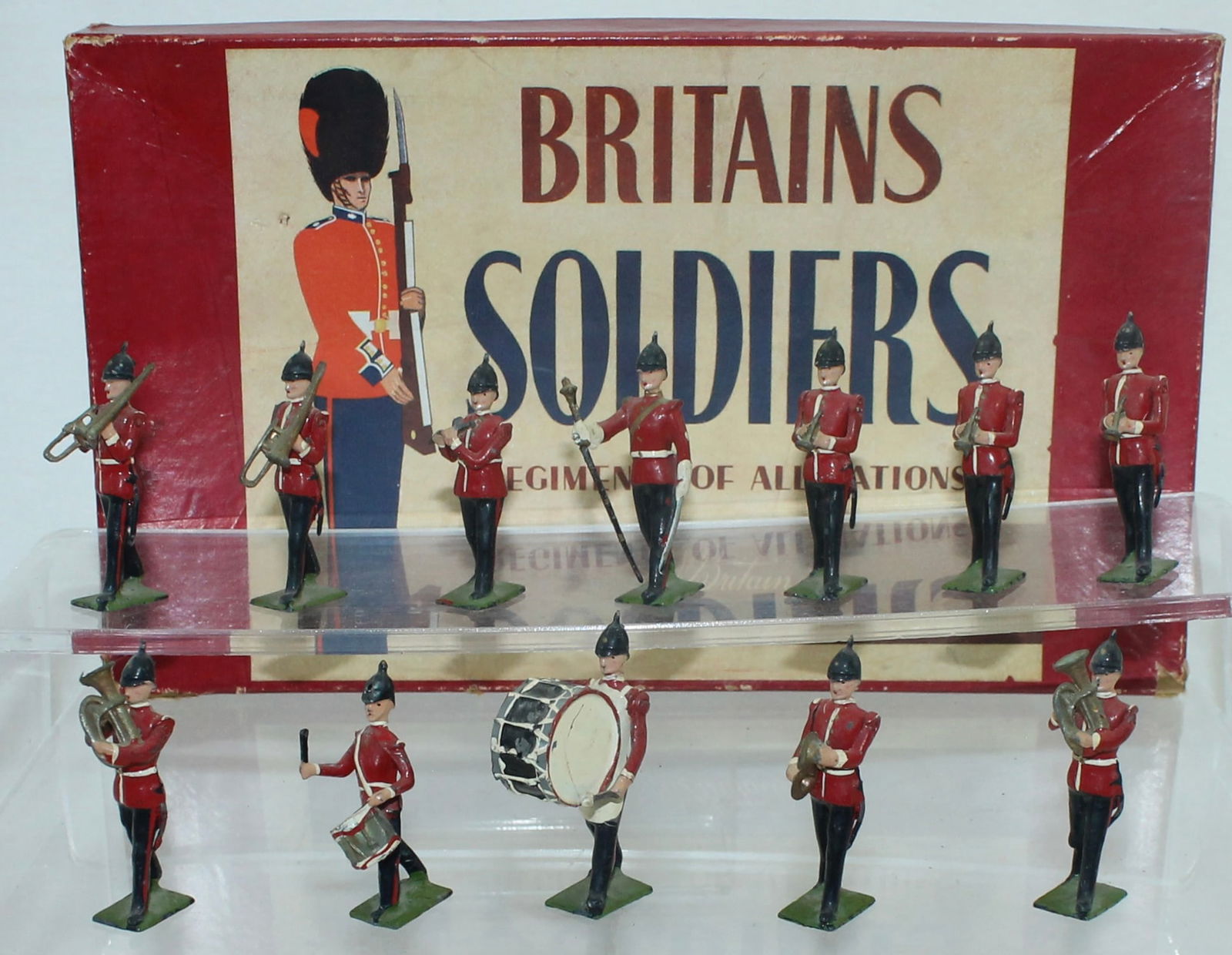 Britains Set 27 Band of the Line.: With Metal Drums. 12 Pieces. Condition Very Good to Excellent. Box Good.