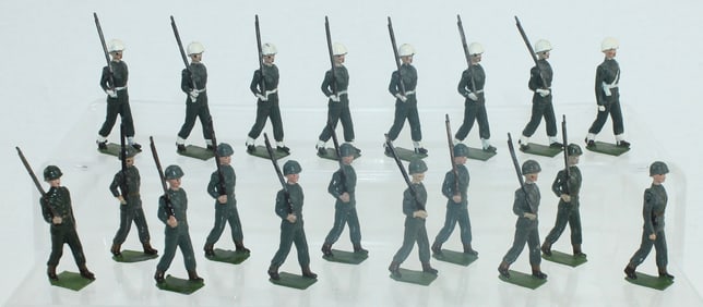 Britains From Set 2033 U.S. Army in Steel Helmets