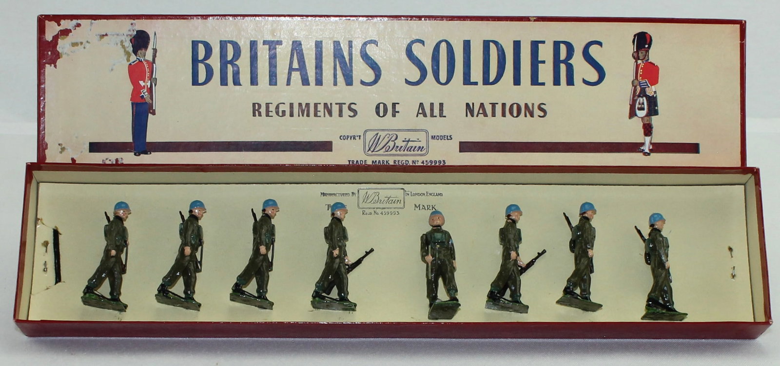Britains Set 2155 United Nations Infanry: Made 1957-60. Retied in Box. 8 Pieces. Condition Excellent. Box Good to Very Good. Scuffing to Label.