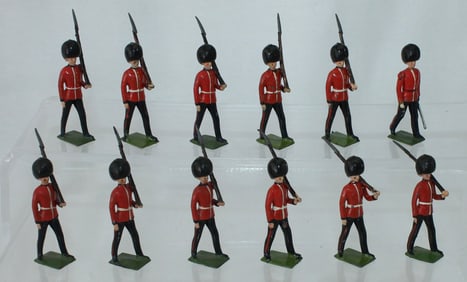Britains From 75 Scots Guards with Officer Piper