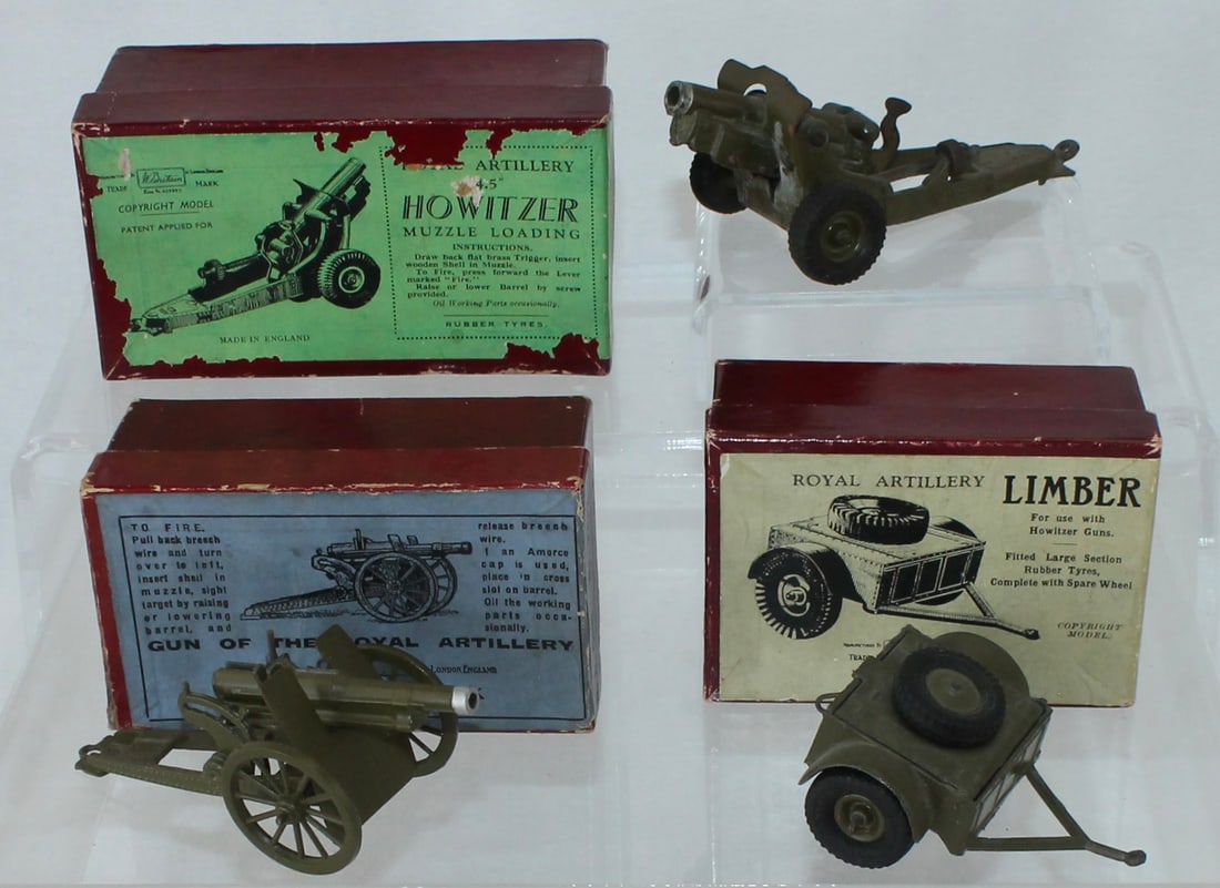 Britains Lot RA Gun and 4.5 Howitzer: Lot includes Set 1725 4.5 inch Howitzer, Set 1292 Royal Artillery Gun and Set 1726 Regulation Limber. 3 Pieces. Condition Very Good to Excellent. Box for 1725 Distressed Label. Boxes Good to Very Good