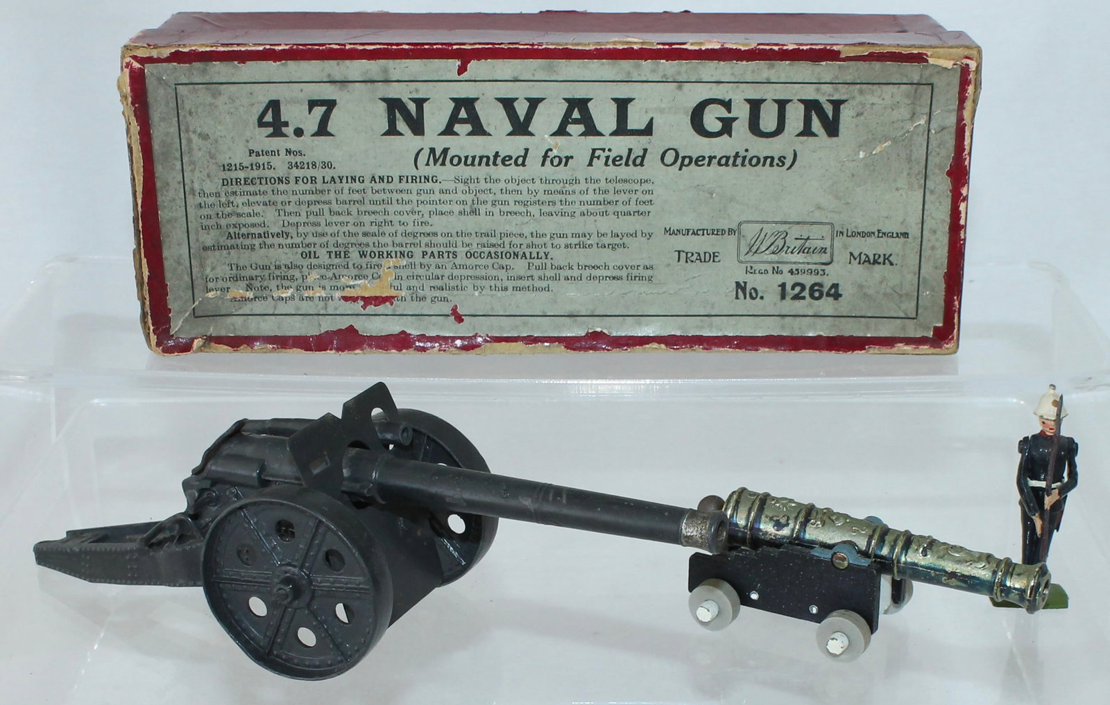 Britains Lot Naval Gun 16th Century Cannon: Lot includes Pre War Set 1264 4.7 inch Naval Gun, 2189 18th Century Cannon and 1 Marine From Set 2071 Royal Marine at Attention. 3 Pieces. Condition Good to Very Good. Box Fair. Edge Separation.
