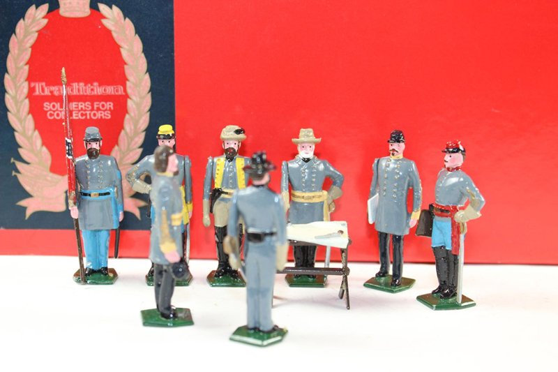 Tradition Robert E. Lee and Generals: Tradition Robert E. Lee and Generals No.41 Excellent condition with box 9 pieces
