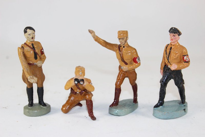 Elastolin Hitler and SS. Figures: Elastolin Hitler and SS. Figures observer, saluting and officer Very good condition 4 pieces