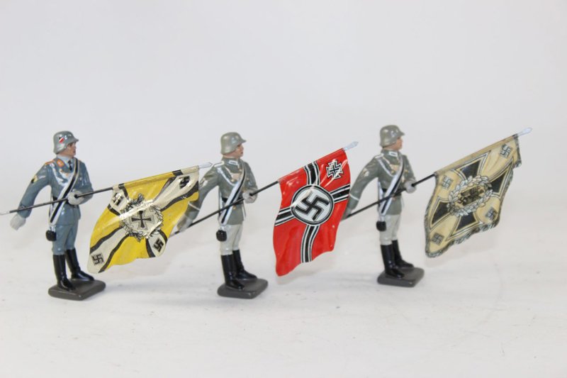 Reiner Krock Standard Bearers: Reiner Krock Standard Bearers Excellent condition 3 pieces