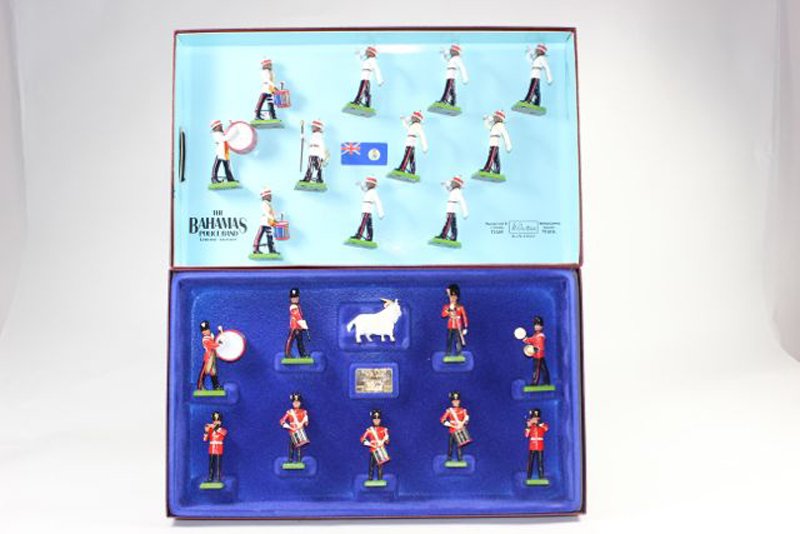 Britains The Bahamas Police Band/: Britains The Bahamas Police Band/ The Royal Welch Fusiliers Excellent condition in box. 21 pieces