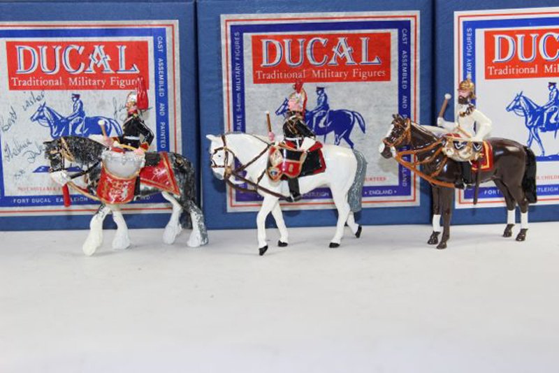 Ducal Kettle Drummers Assortment: Ducal Kettle Drummers Assortment Excellent condition with box. 3 pieces