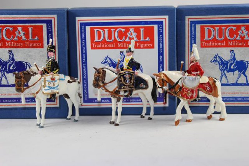 Ducal Kettle Drummers Assortment: Ducal Kettle Drummers Assortment Excellent condition with box. 3 pieces