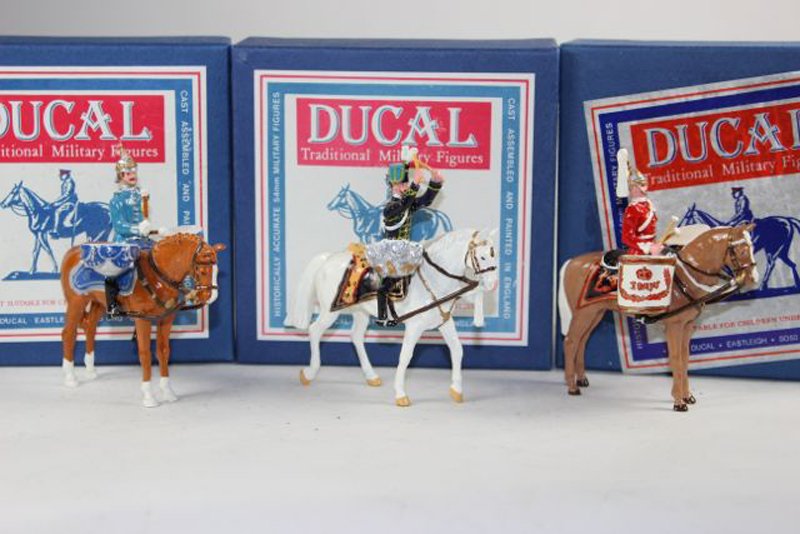Ducal Kettle Drummers Assortment: Ducal Kettle Drummers Assortment Excellent condition with box. 3 pieces