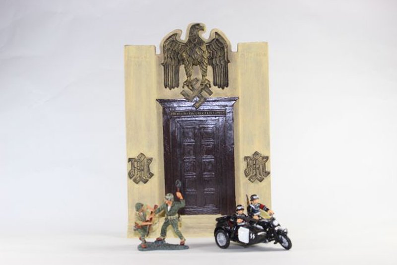 King & Country Third Reich Façade,: King & Country Third Reich Façade, The Sands of Iwo Jima #IW17, WSS 6 side car 1 set Excellent condition, some boxed. 6 pieces