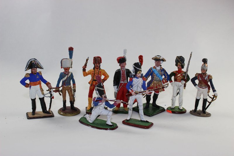 Historical Miniatures Napoleonic: Historical Miniatures Napoleonic Assortment varied degrees paint skill No box. 9 pieces