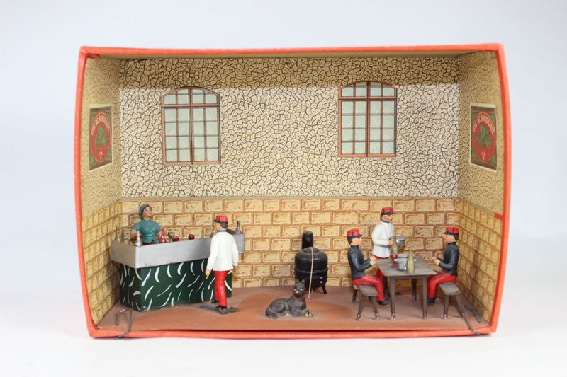 Mignot French Army Canteen (diorama): Mignot French Army Canteen (diorama) In box, tied down. 11 pieces
