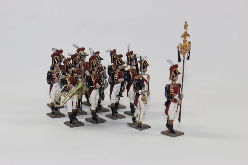 Mignot Old Guard Marching Band: Mignot Old Guard Marching Band Good to excellent condition No box. 1 instrument detached from musician, 1 plume missing. 12 pieces
