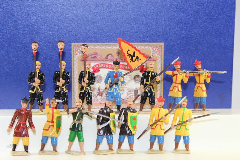 Mignot Chinese Boxer Rebellion: Mignot Chinese Boxer Rebellion Very good to excellent condition with box. 14 pieces