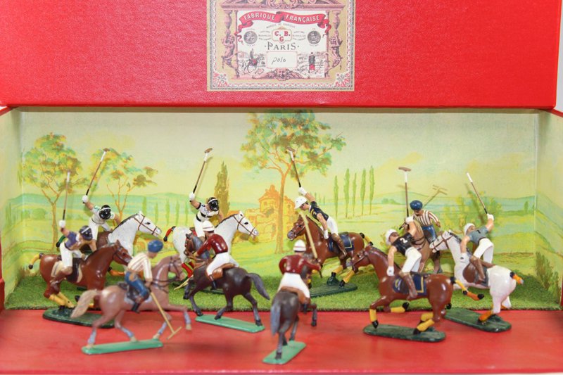 Mignot Polo Players: Mignot Polo Players Very good to excellent condition with boxes. 1 diorama, 10 pieces