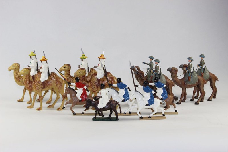 Mignot Colonials French and Ethiopians: Mignot Colonials French and Ethiopians Excellent condition No box. 13 pieces