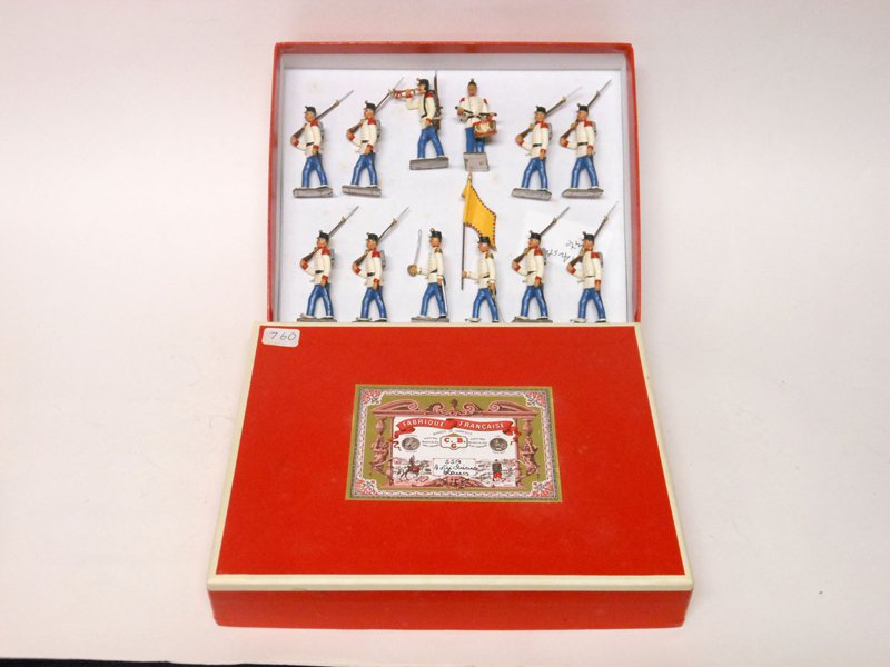 Mignot Austrian Infantry: Mignot Austrian Infantry Tied in Original Box. Post War 12 Pieces. Condition Excellent. Box Excellent.