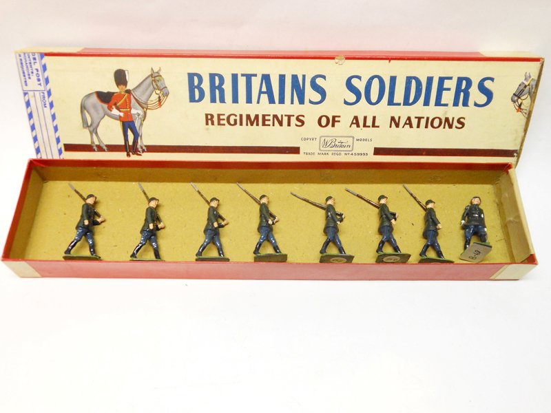 Britains Set # 432 German Infantry with R.O.A.N Box: Britains Set # 432 German Infantry with R.O.A.N Box Untied. No Tie Card. Post War. 8 Pieces. Condition Very Good (Box is a converted R.O.A.N Cavalry Box.)