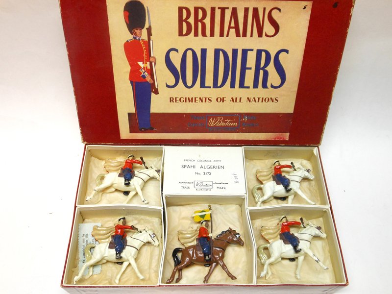 Britains Set # 2172 SCARCE Algerian Spahi’s: Britains Set # 2172 SCARCE Algerian Spahi’s with Original R.O.A.N Sectional Box. Post War. 5 Pieces. Condition Very Good. Box Very Good.