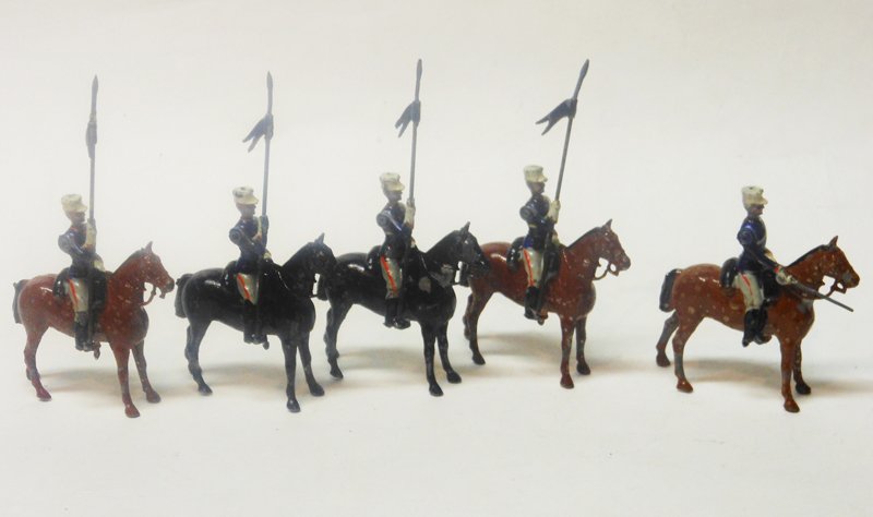 Britains Set # 165 SCARCE Italian Cavalry: Britains Set # 165 SCARCE Italian Cavalry Pre War. 5 Pieces Unboxed. Condition Very Good