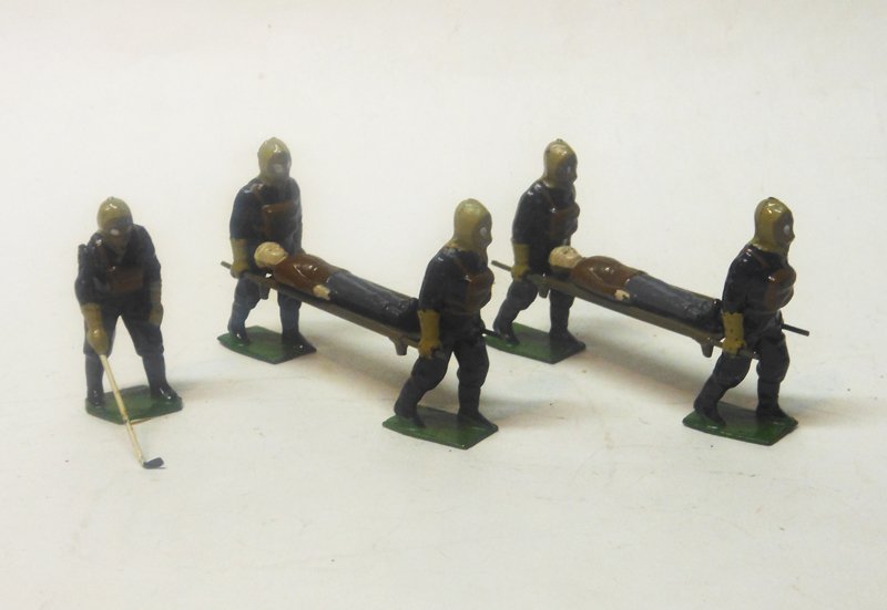 Britains Set # 1759 Decontamination Squad.: Britains Set # 1759 Decontamination Squad. Pre War. 9 Pieces. Unboxed. Condition Very Good