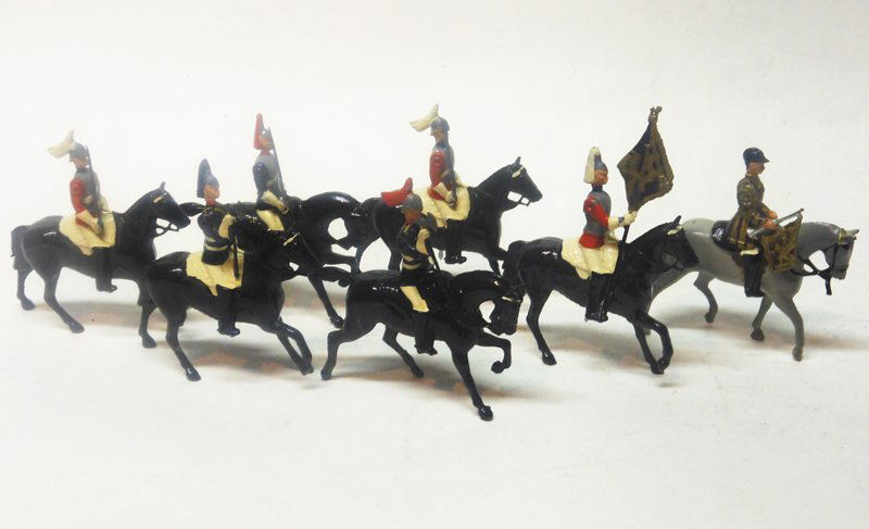 Britains Set # 2067 Sovereigns Escort: Britains Set # 2067 Sovereigns Escort Post War. 7 Pieces. Unboxed. Condition Very Good