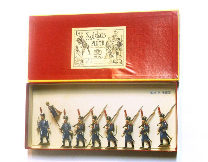Mignot Napoleonic Voltiguers with Original Box: Mignot Napoleonic Voltiguers with Original Box Untied. Post War. 8 Pieces. Condition Very Good. Box Very Good