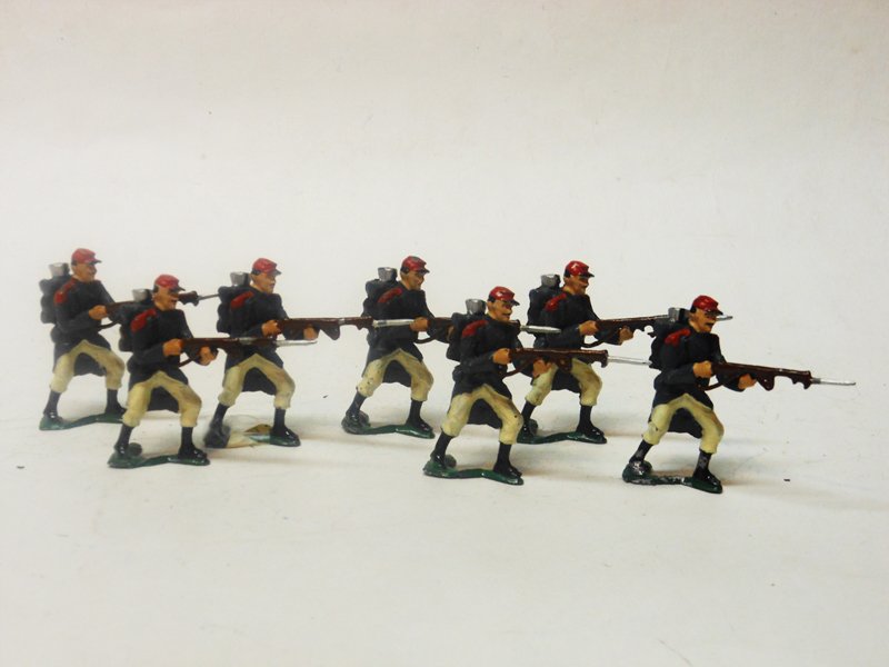 Authenticast French Foreign Legion Advancing: Authenticast French Foreign Legion Advancing Unboxed Post War. 7 Pieces. Condition Very Good