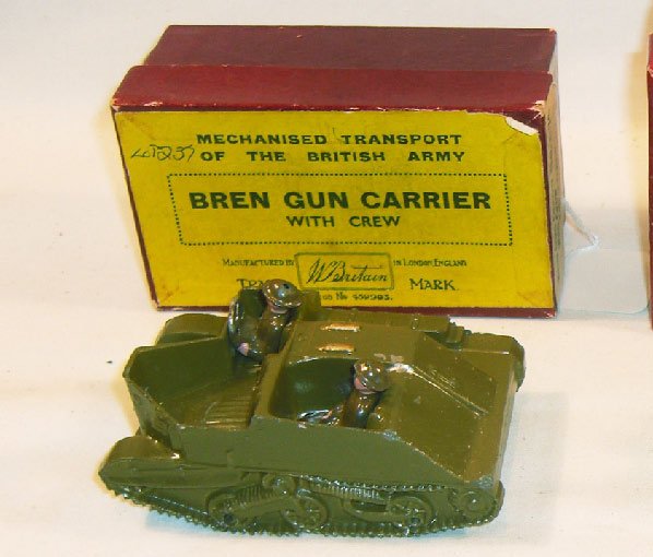 Britains: Set # 1876 Bren Gun Carrier: And 3 Crew in original box (NM, few chips, box F) (4). (Gunner in box