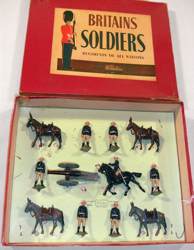 Britains: Set # 28 Royal Artillery Mountain Gun: Post-War Set. The gun is assembled. (M, no ammunition, box G) (12).