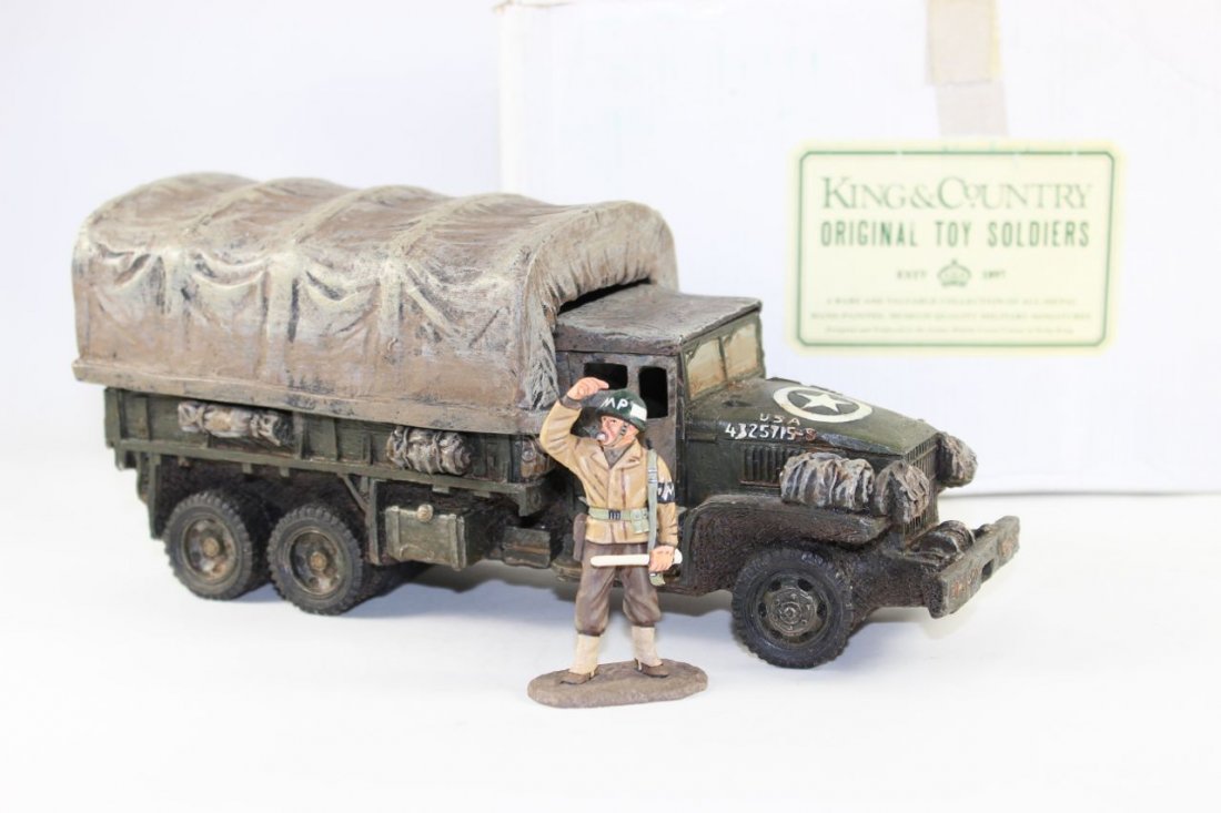 King and Country WWII DD07: GMC Armored Cargo Truck and MP Excellent with box 4 pieces.