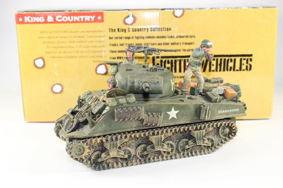 King and Country WWII DD45: M4A3 Sherman Tank Excellent Condition with box 6 pieces.