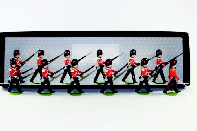 Imperial Crimean War Set #64/64a: Coldstream Guards Advancing 1854 Excellent with Boxes 12 pieces.
