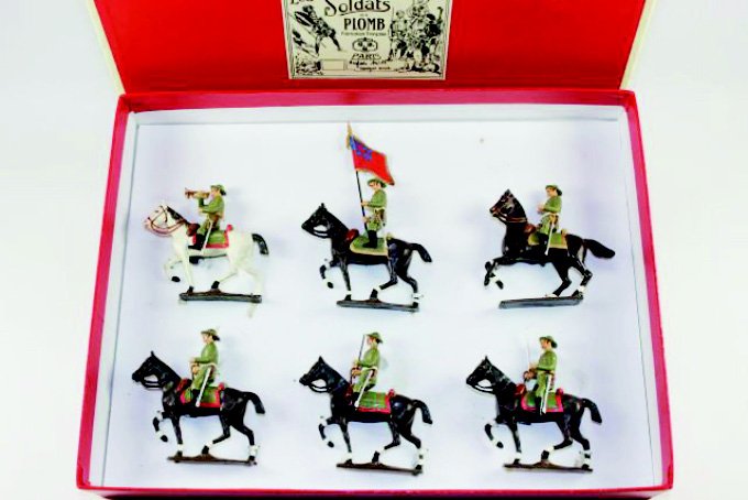Mignot British Tommies: Cavalry at Walk Excellent Condition Tied in Box 6 Pieces.
