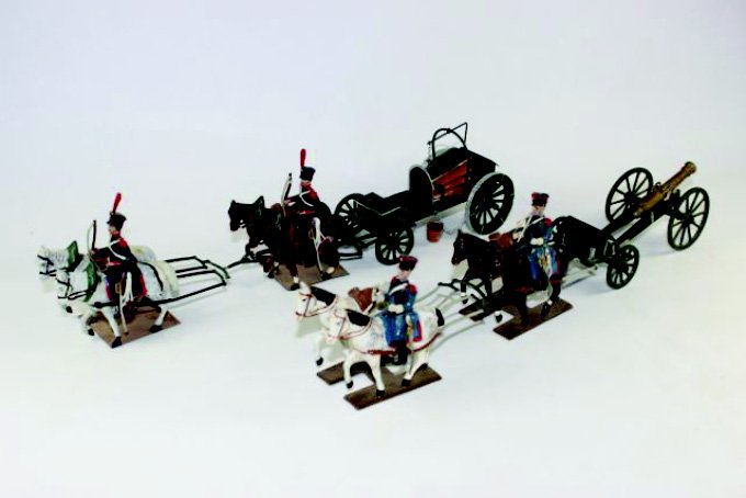 Mignot Horse Drawn Artillery: Forge Wagon and Cannon with Caisson Very Good Condition 10 pieces.