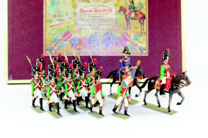 Lucotte Paris Guard 1st Rgt: Limited Edition Excellent Condition with Box 14 pieces.