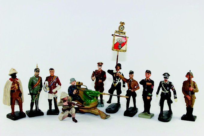 Lineol, Elastolin Reproductions: Personalities others (several are originals with total repaint) 11 pieces.