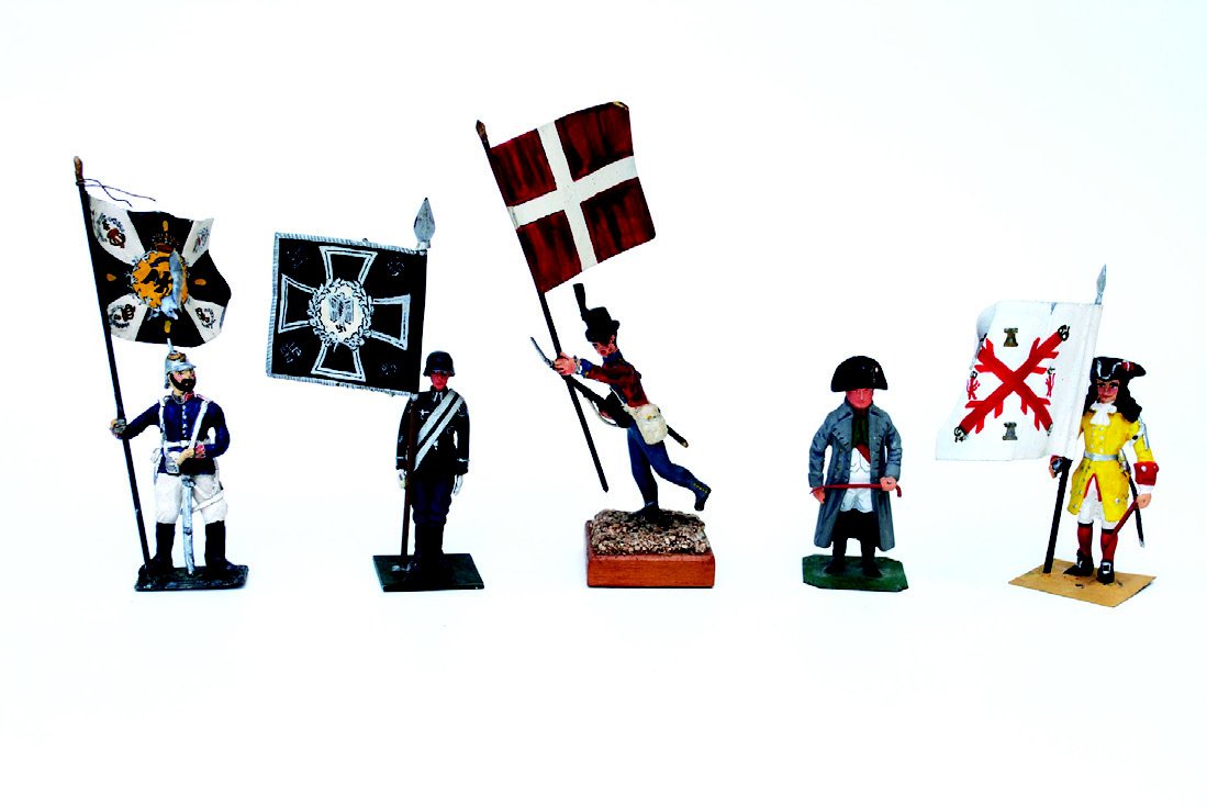 Stadden Military Miniatures Napoleon, etc.: With other Military Miniatures. Post War. 5 Pieces. Unboxed. Condition Very Good.