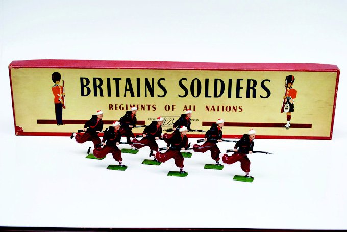 Britains Set #142 French Zouaves Charging: Post War with Original Box, Untied. 8 Pieces. Condition Very Good, Box Very Good.