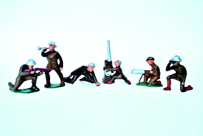 Barclay/Manoil Dimestore Assortment: Including Bugler, Anti-Aircraft Man, Kneeling Firing, Sitting Machine Gunner. 6 Pieces. Unboxed. Condition Very Good.