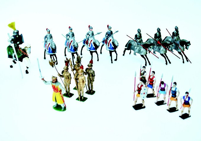 Britains/Timpo/Johillco/Minikin Knights: Post War. 3 Britains 16th Century Knights, Timpo King Arthur, Mounted Knight of the Round Table, 8 Foot and Mounted Johillco Knights, 6 Minikin Romans. 19 Pieces. Unboxed. Condition Very Good.