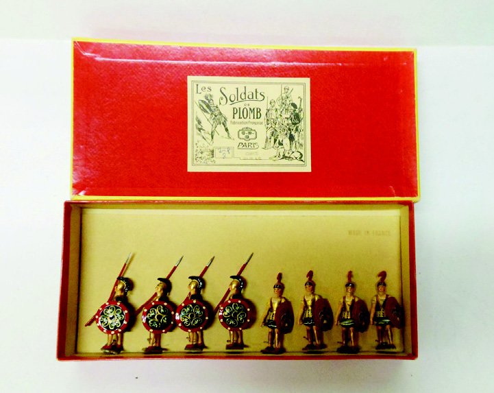 Mignot Greeks: Post War. Ancient Greeks. Tied in Original Box. 8 Pieces. Condition Excellent, Box Excellent.