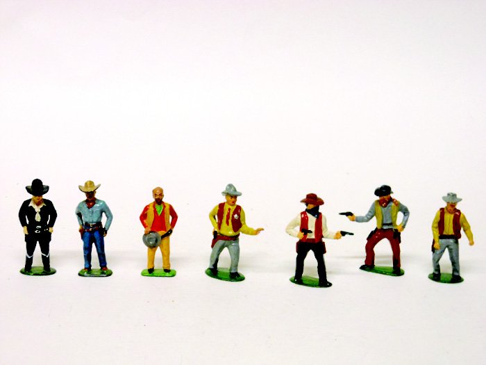 Timpo Hopalong Cassidy Set: Post War. Hopalong, California, Slim, Timpo Tim, Sheriff, and 2 Bandits. 7 Pieces. Unboxed. Condition Very Good.