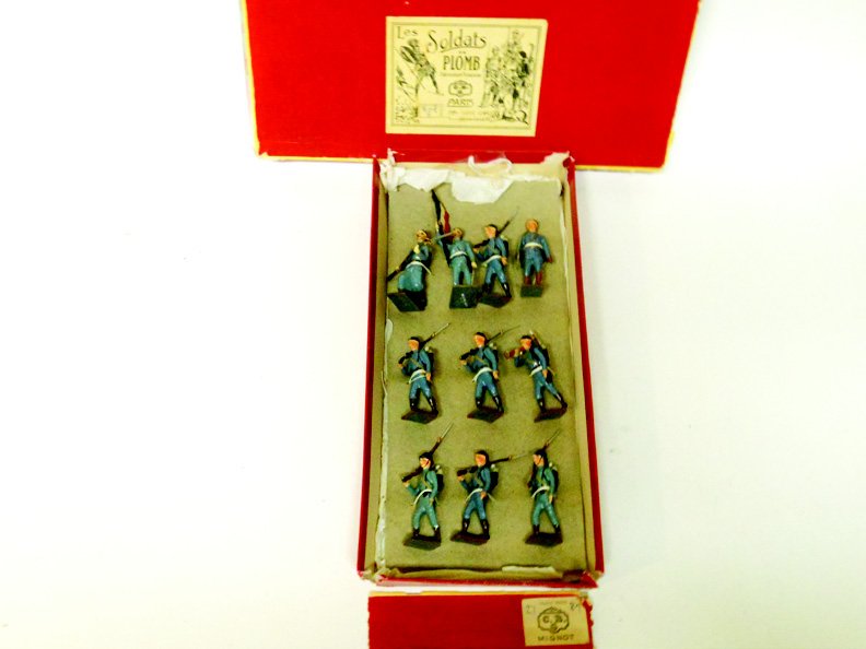 Mignot French Line Infantry 1914: Post War. Tied in Original Box. 10 Pieces. Condition Excellent, Box Poor (one end of lid missing, split at 2 corners and box split at 4 corners).